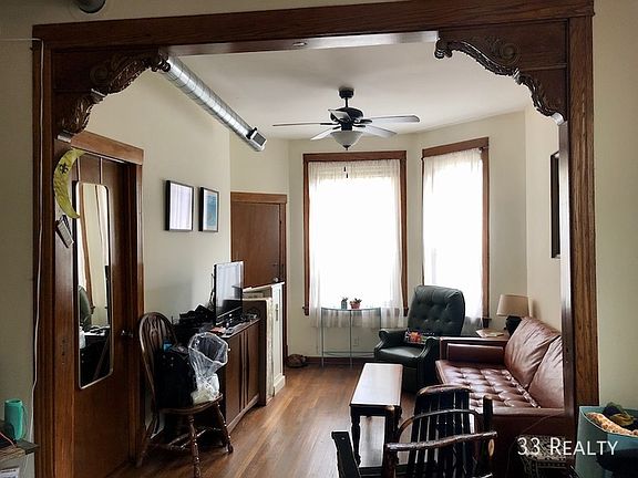 3rd image of 932 N Oakley Blvd #1S