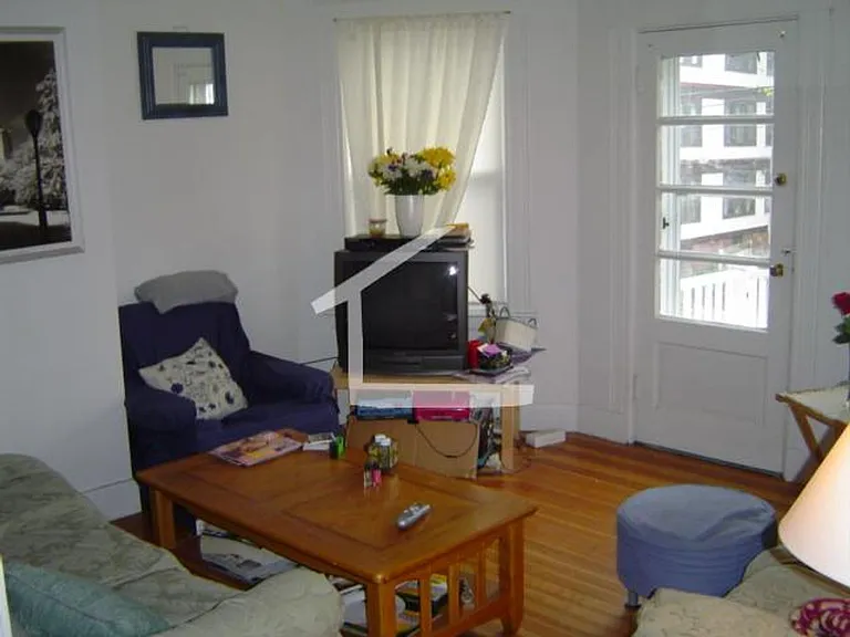 137 Brooks St #1A — Photo 10