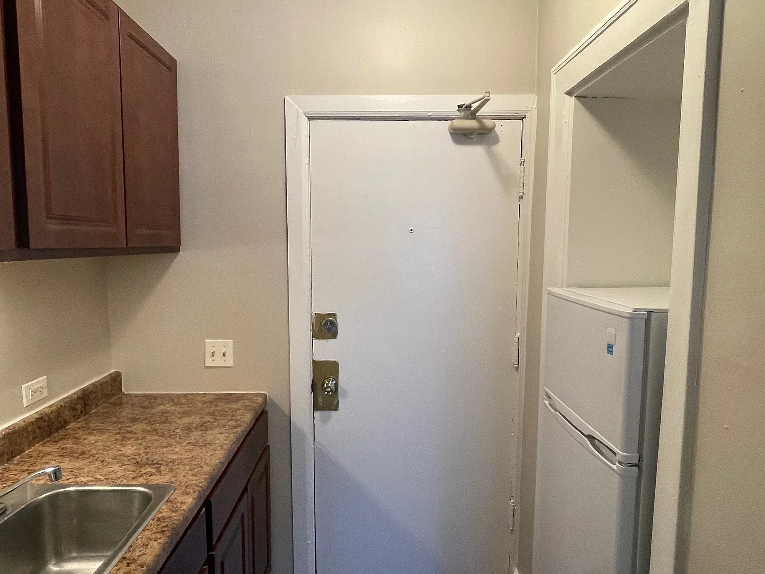 5129 S Harper Ave — Photo 3
