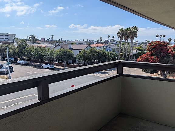 5th image of 870 Diamond St APT 302
