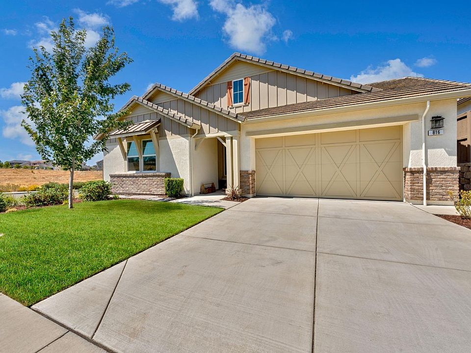 1st image of 816 Lazy Creek Dr