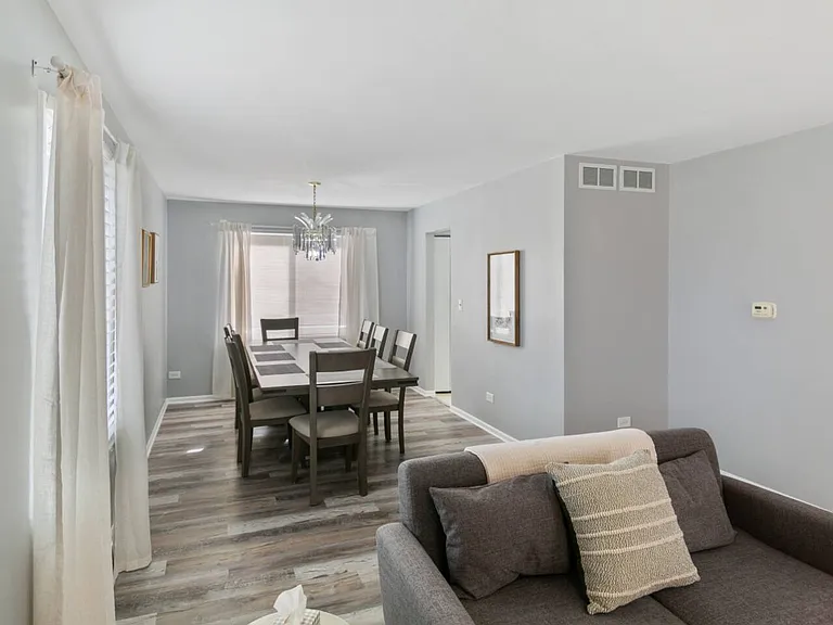 1503 Hollytree Ln — Photo 5
