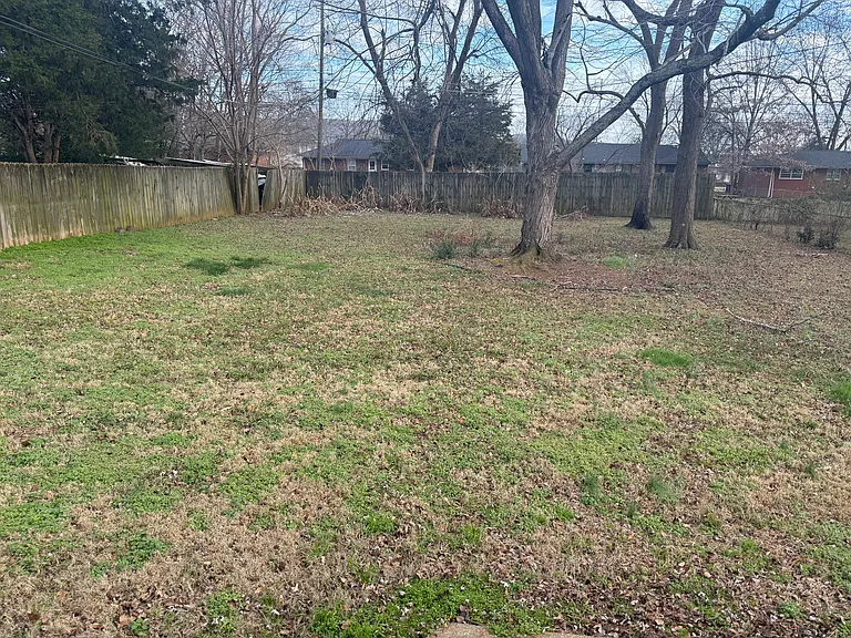 2602 Waltham Dr NE — Photo 25