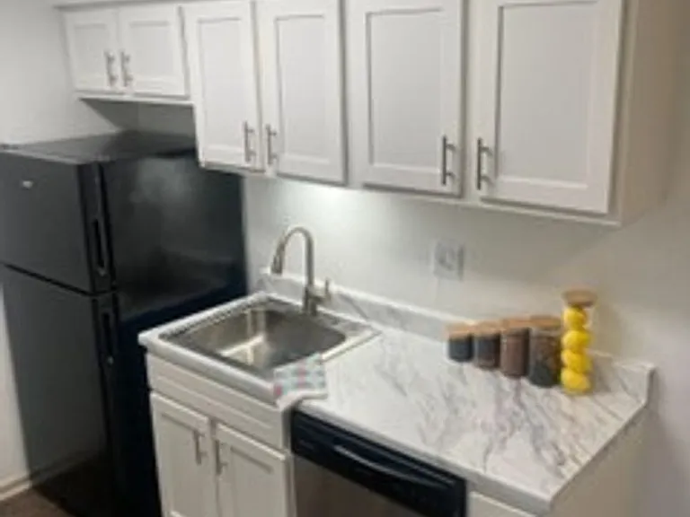 Quail Hollow Apartments — Photo 21