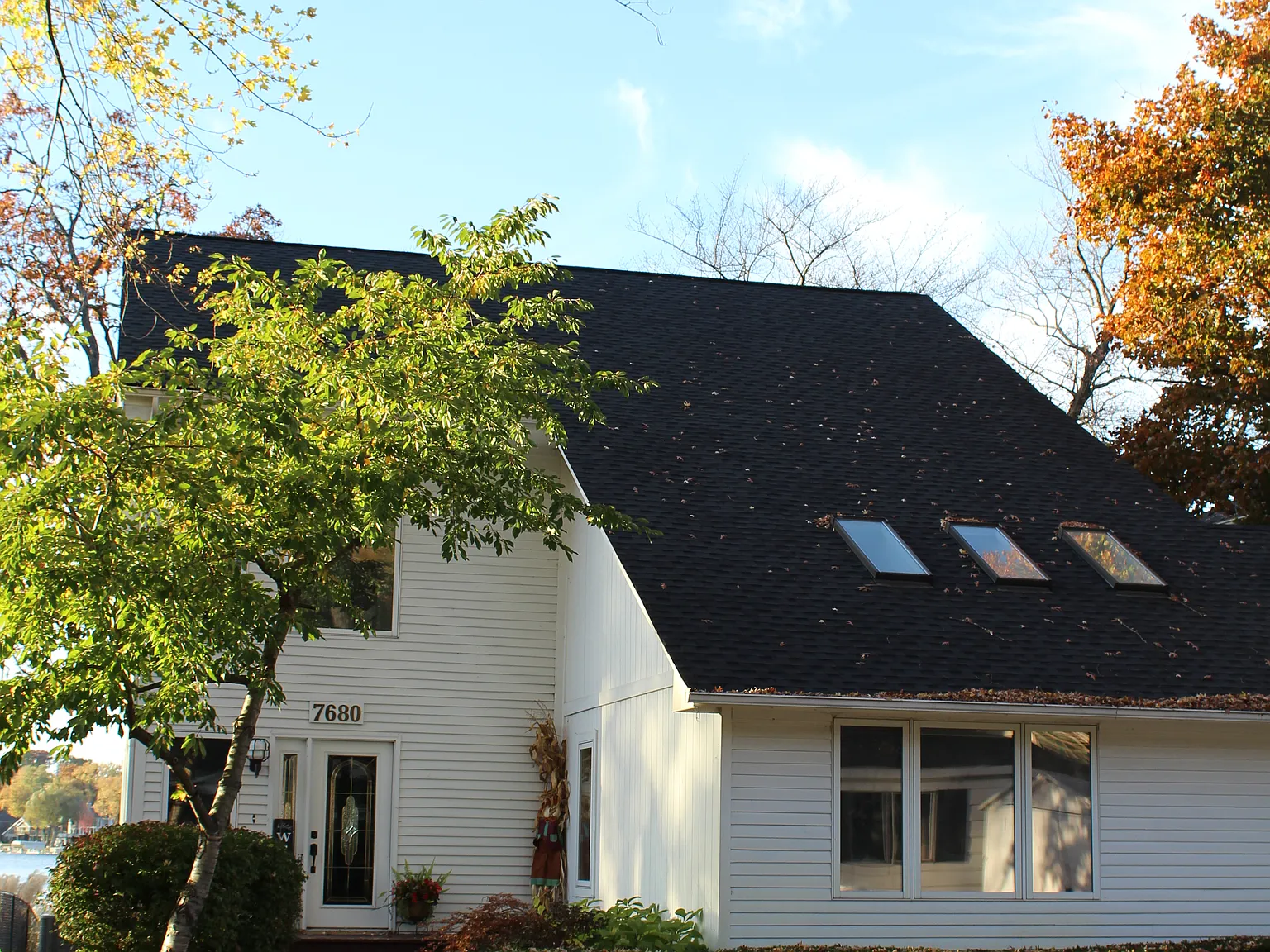 7680 Barnsbury Dr — Photo 2