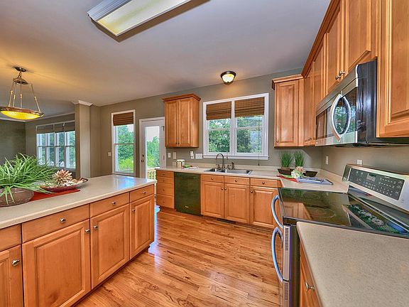 4th image of 114 Montibello Dr