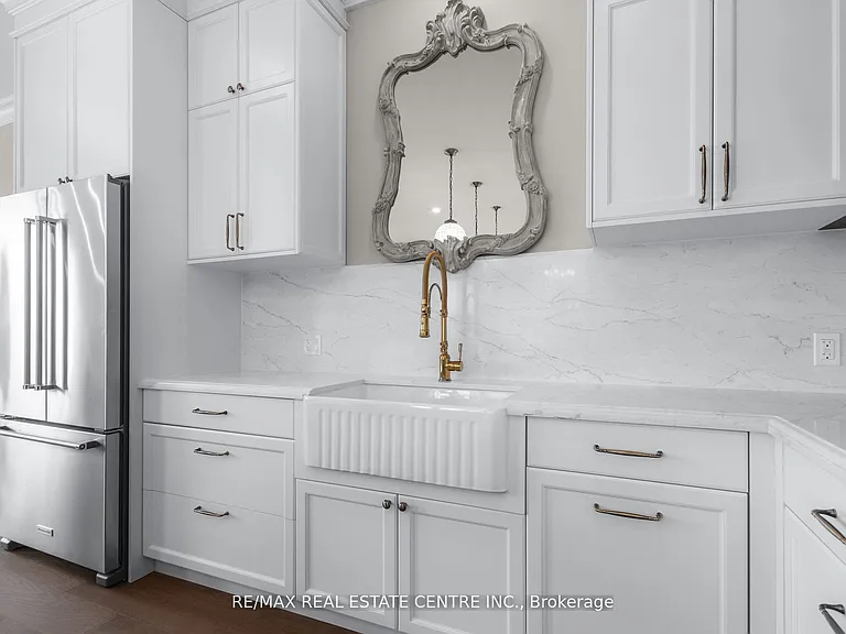 37 Armstrong St #3 — Photo 31