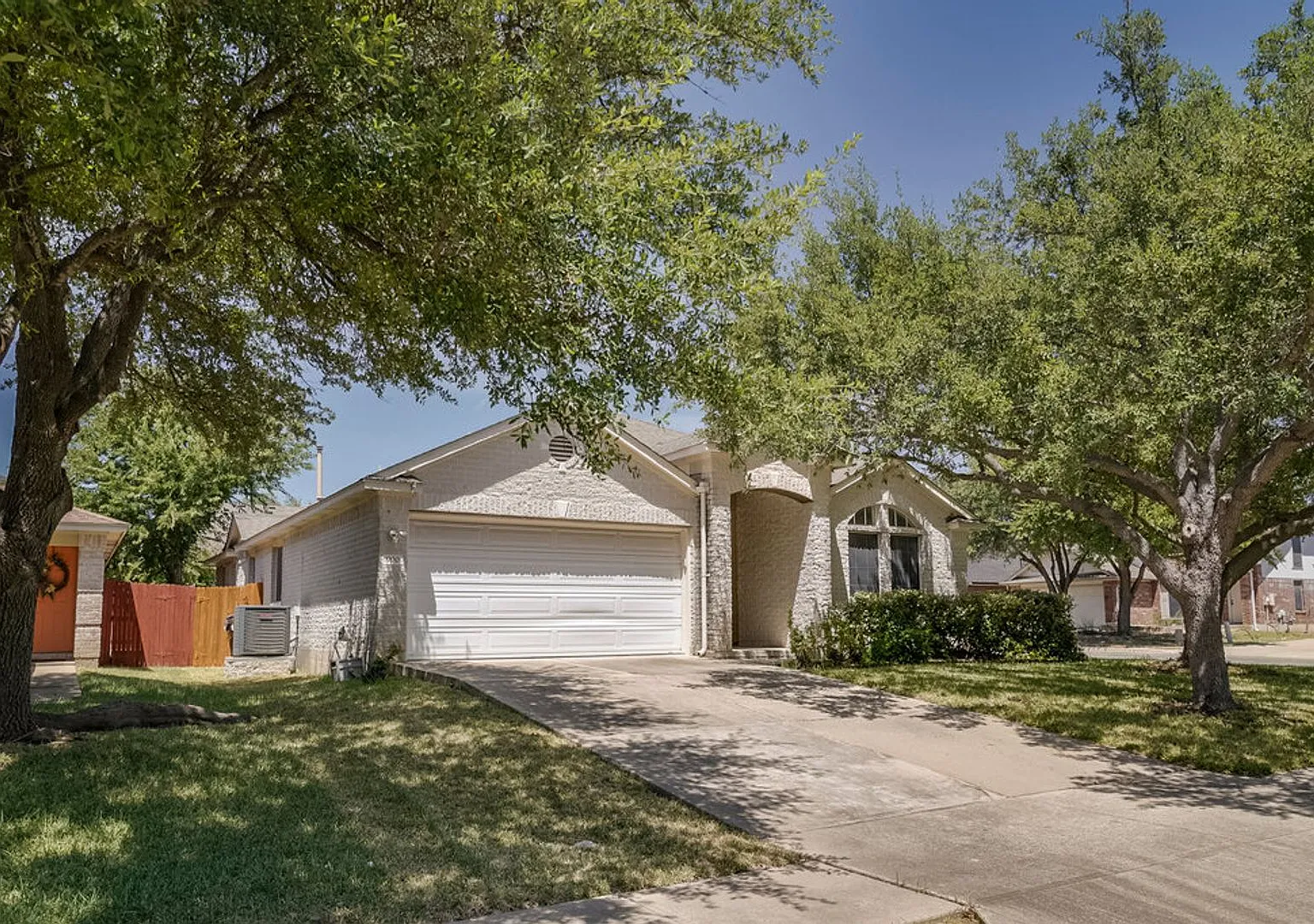 900 Fenway Park Ct Round Rock, TX 78665 — Photo 2