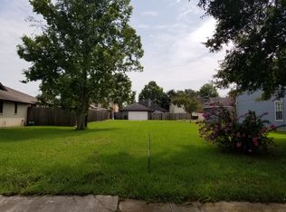 205 Slossen St, Webster, TX 77598