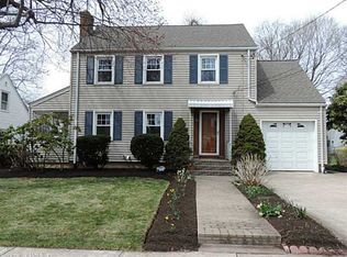 55 Grove St, West Hartford, CT 06110