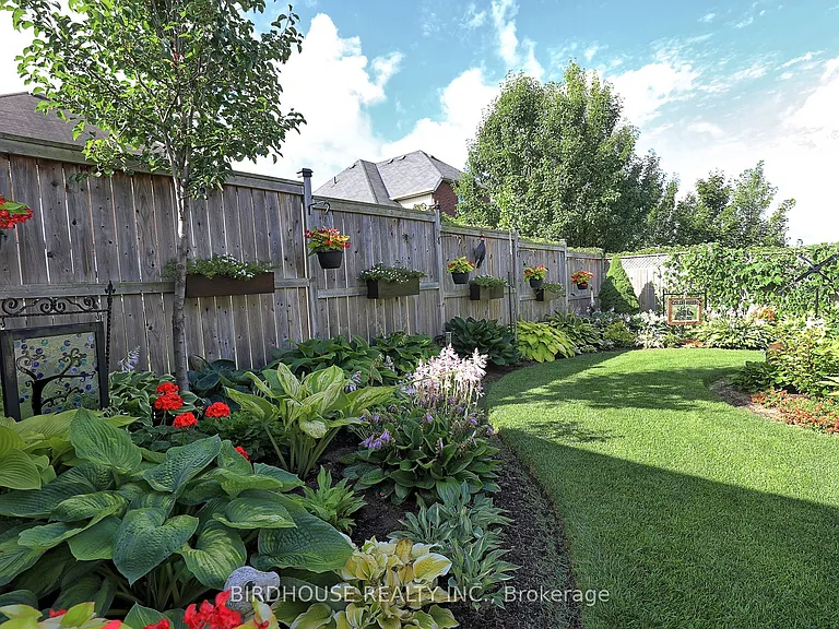 21 Ellis Cres — Photo 31