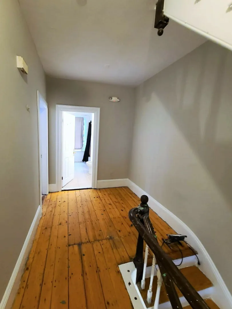 Building Photo - 37 Gardner St #2