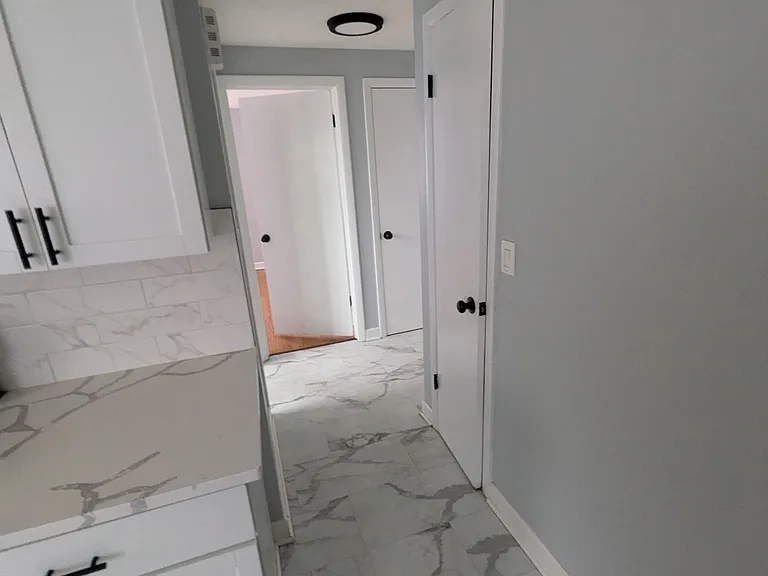 6212 W Montrose Ave #1R — Photo 2