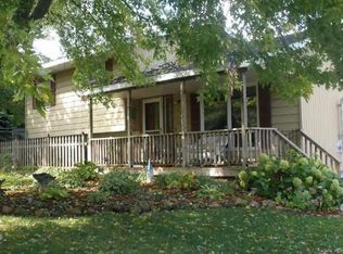 W1082 Hilltop Rd, Rubicon, WI 53078