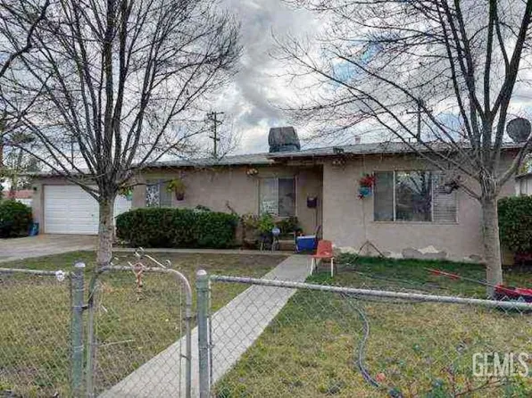 10701 Myrtle Ave, Lamont, CA 93241