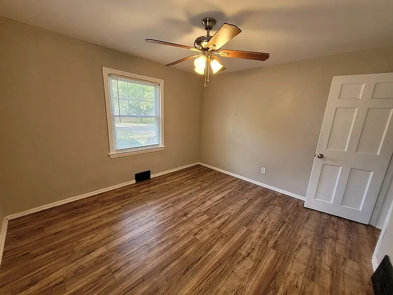 6987 Greenleaf Ave — Photo 10