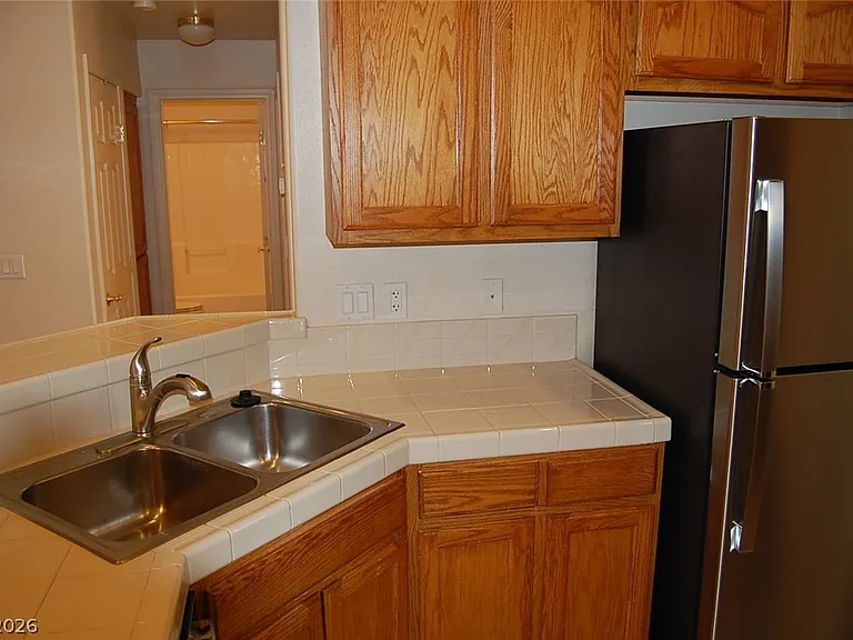 1791 Sycamore Ave #B — Photo 6