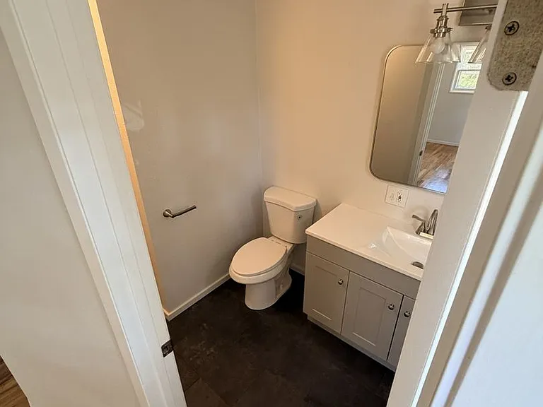2518 Borst Ave — Photo 9