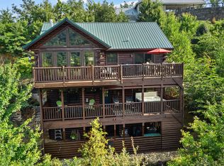 296 Browns Ridge Rd, Gatlinburg, TN 37738
