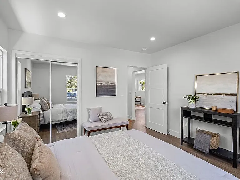 340 Jones St — Photo 11