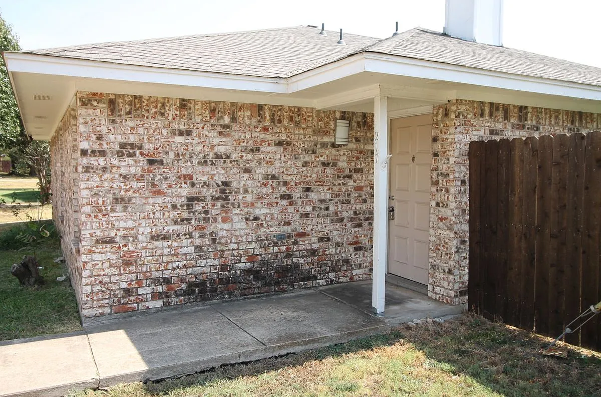 2 bed, 2.0 bath, 1032 sqft, $1,600 — Photo 3