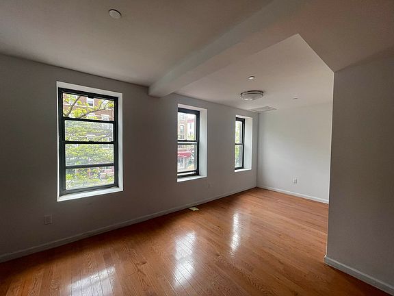 2nd image of 4915 5th Ave #2