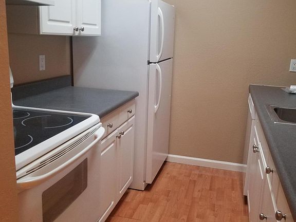 3rd image of 8080 E Speedway Blvd