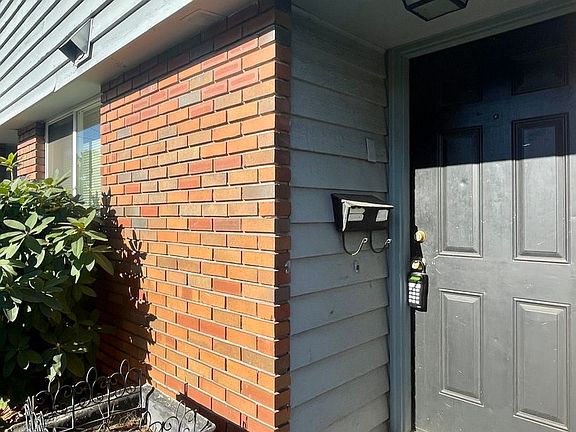 2nd image of 631-635 SE 81st Ave #631