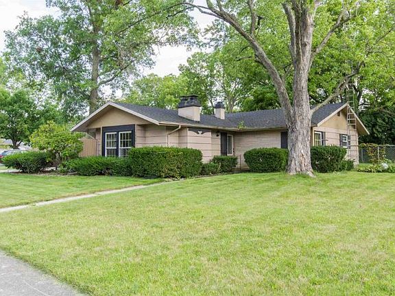 3rd image of 1806 Tudor Ln