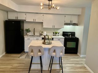 7012 Carolina Pl APT A, Merrillville, IN 46410