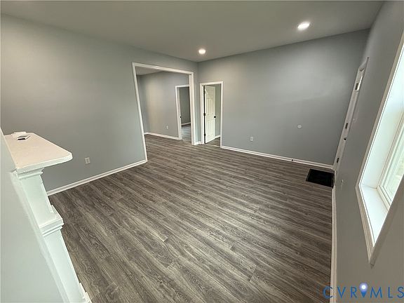 2nd image of 910 Rome St