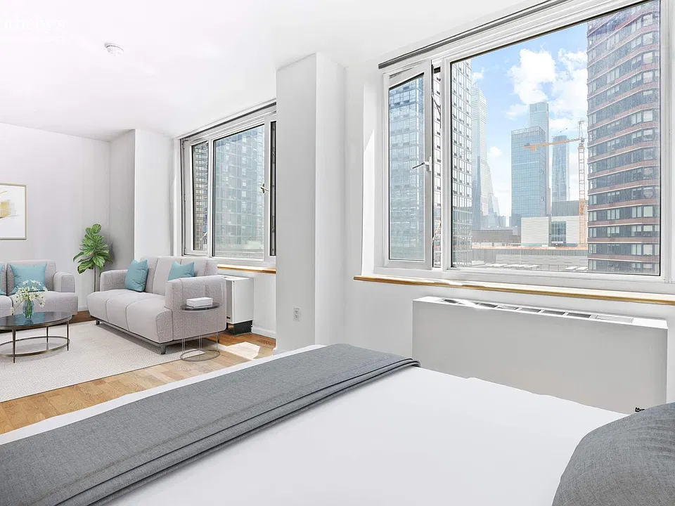 635 W 42nd St #7K