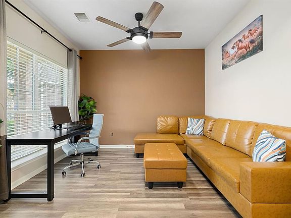 4th image of 20806 Balmoral Glen Ln