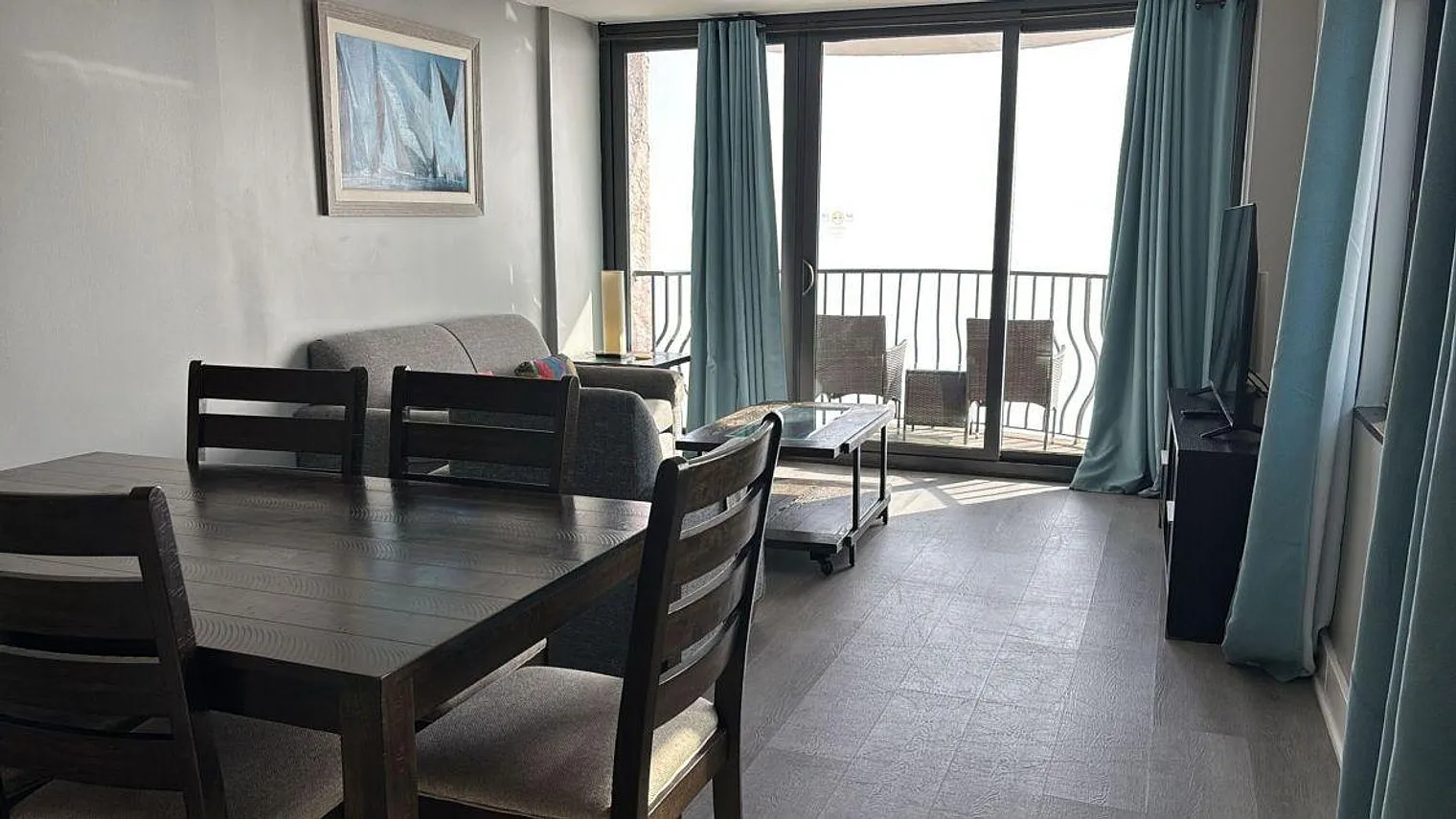 3 bed, 3.0 bath, 1194 sqft, $4,196 — Photo 3