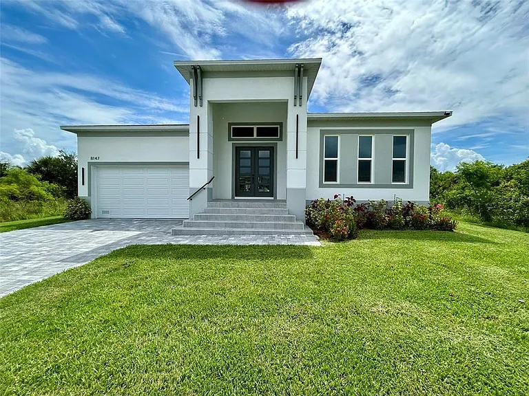 8147 Tracy Cir — Photo 1