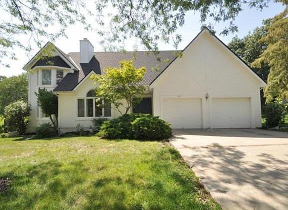 2nd image of 325 NE Brockton Dr