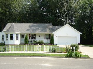 46 Barden St, Agawam, MA 01001
