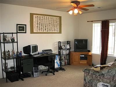 5th image of 1459 Elaine Way