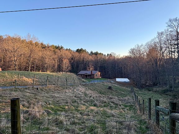 3rd image of 344 Squirrel Ridge Rd.