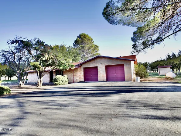 810 Greenwood Rd, Anthony, TX 79821