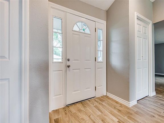 5th image of 1826 Kensington Dr