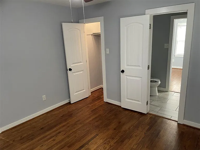 214 E 6th St — Photo 13