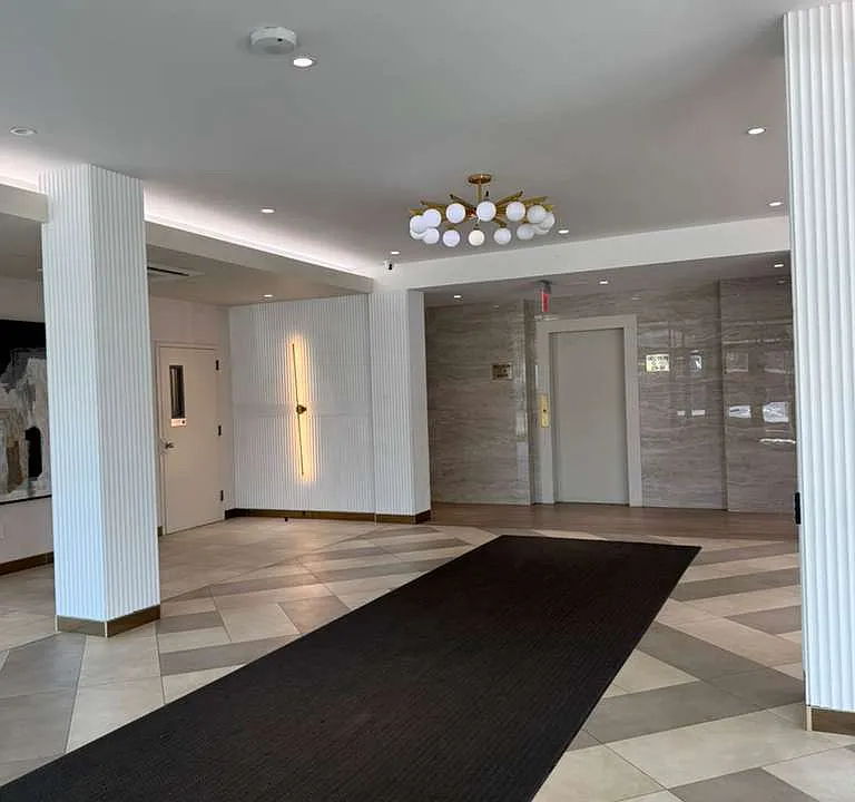 Main St