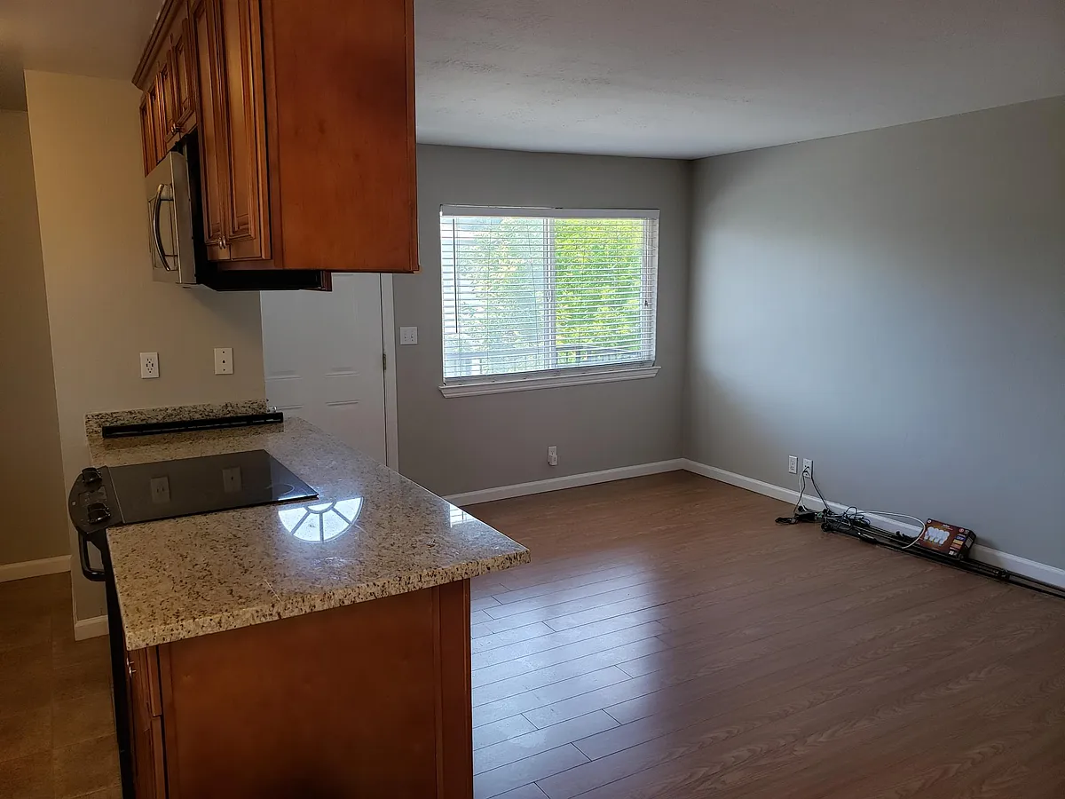 Building Photo - 5503 Spinnaker Dr #4