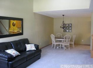 9833 Hamlet Ln S, Cottage Grove, MN 55016