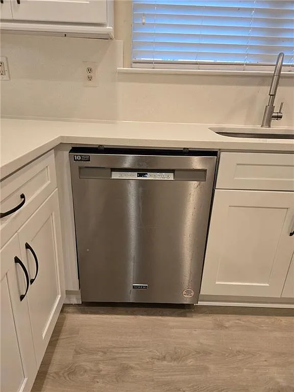 3 bed, 2.5 bath, 1916 sqft, $2,100 — Photo 4