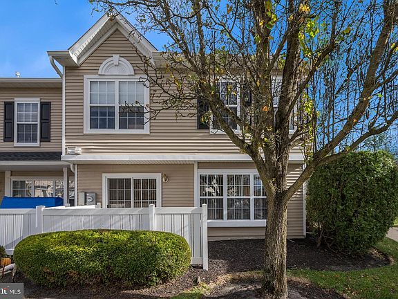 2nd image of 1604 Delancey Way