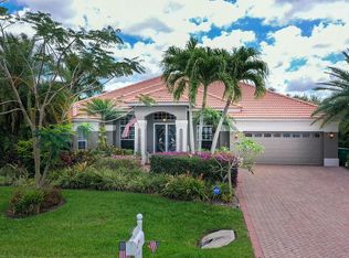 18030 Royal Tree Pkwy, Naples, FL 34114