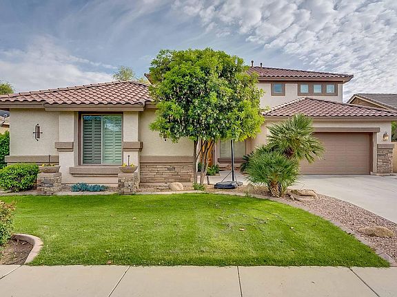 3rd image of 3647 E Turnberry Ct