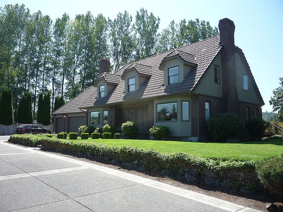 1st image of 102 Rose Pl
